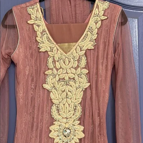 Gorgeous Anarkali Churidar Salwaar Kameez - Picture 3 of 10